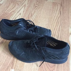 Nike Flyknit Racers (Tripleblack)